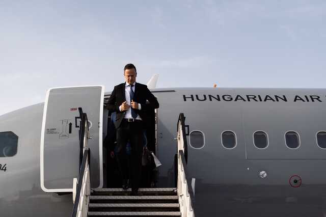 Szijjártó repül