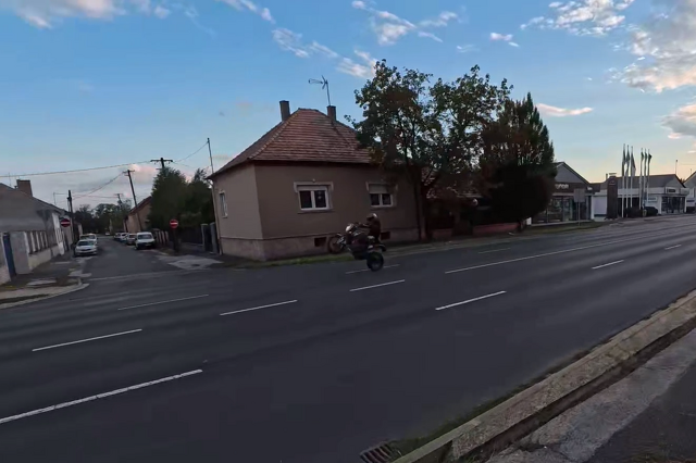 Versenyzők a szombathelyi Zanati úton