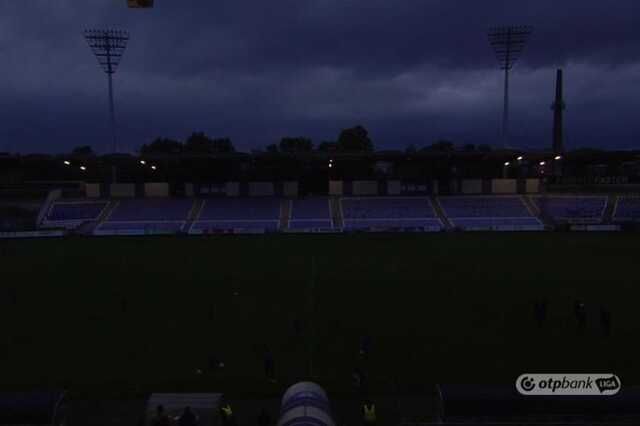 Sötétség a Szusza-stadionban