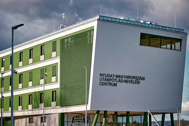 Illés Akadémia