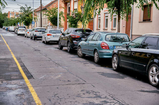 parkolás a Deák Ferenc utcában