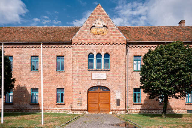 Őrvidékház, waldorf