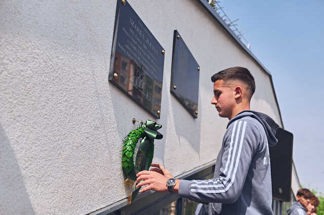 Szarka Zoltán megemlékezés a Haladás sportkomplexum előtt