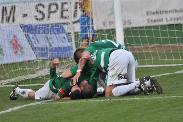 Haladas : Siófok