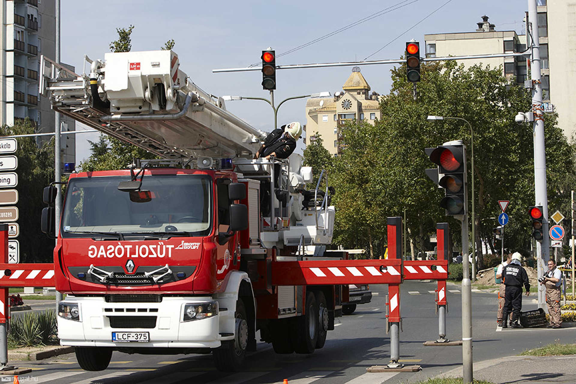 Biztonsági kamerákat szerelnek a Bartók Béla és a Rohonci kereszteződésében