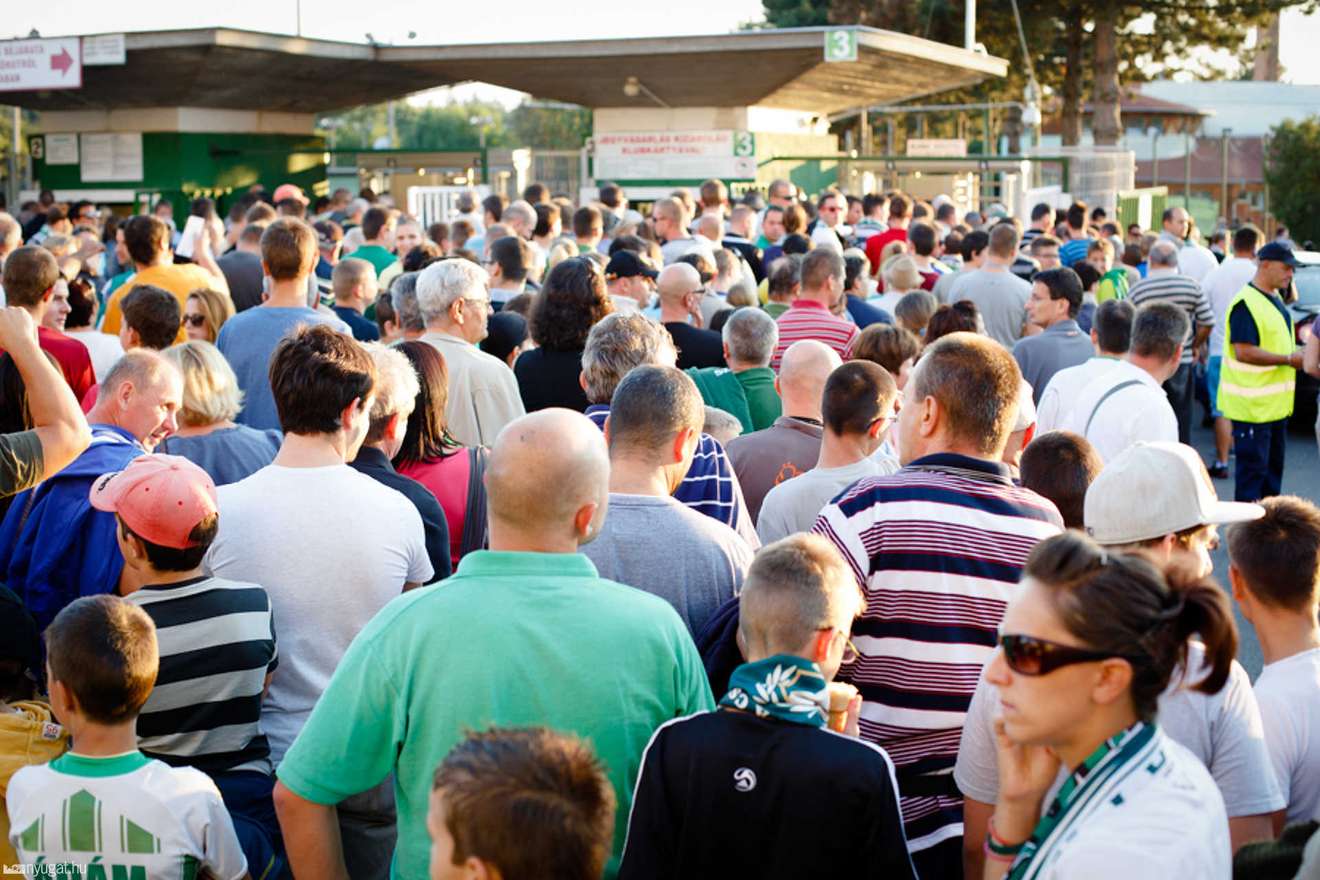 Hatalmas sorok a Haladás-Pápa mérkőzés előtt