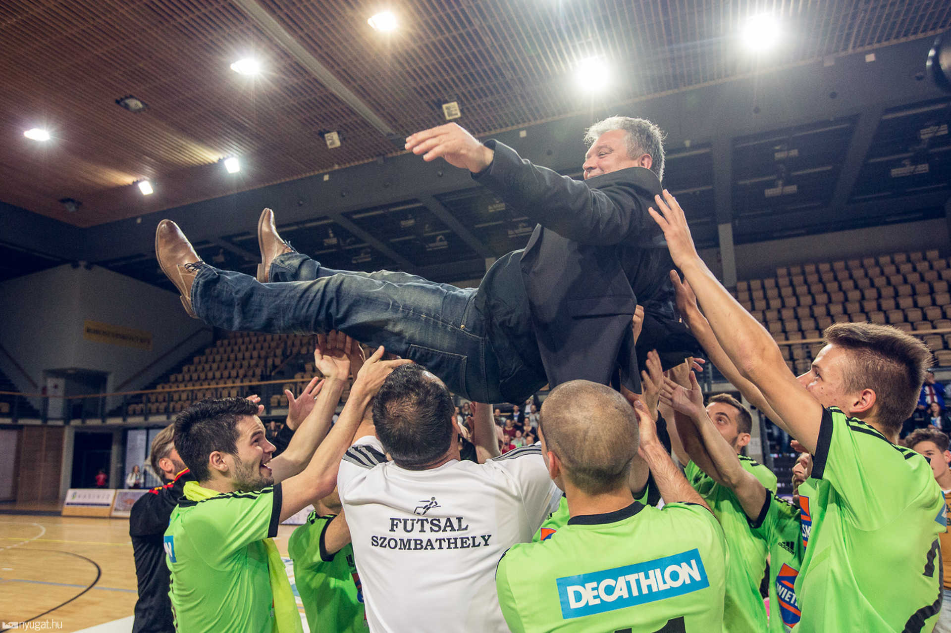 Ünneplés az utolsó hazai Haladás futsal bajnoki után