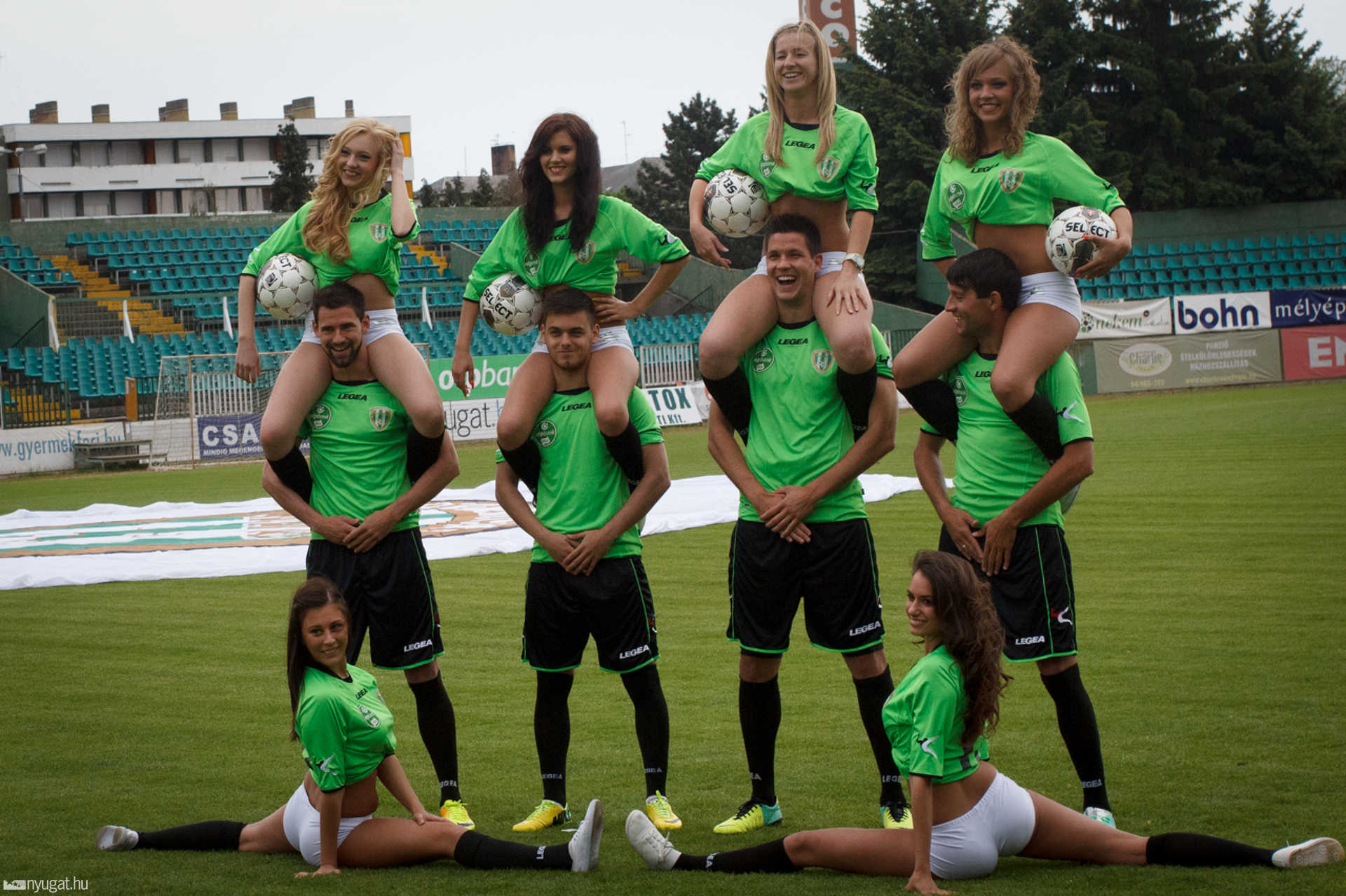 Shake It Cheerleaders fotózás a Haladás pályán