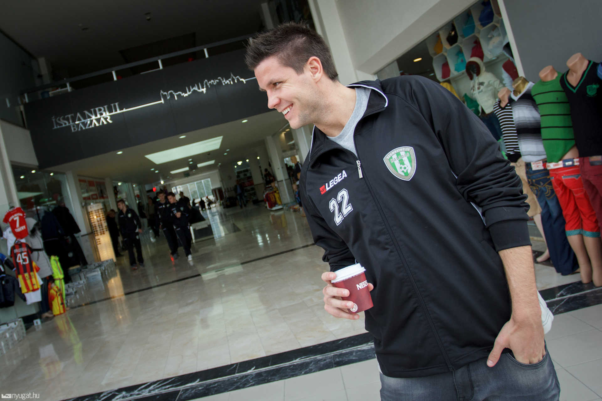 Városnézéssel és shoppingolással lazítottak a Haladás focistái