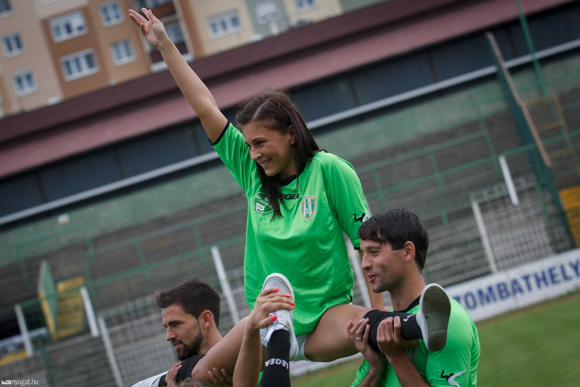 Shake It Cheerleaders fotózás a Haladás pályán