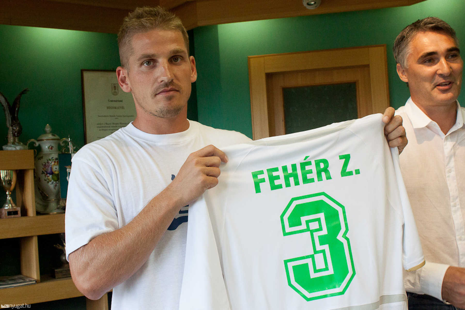 Fehér Zoltán aláírta szerződését a Haladással